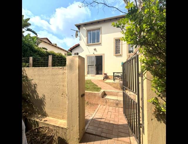 2 BEDROOM TOWNHOUSE FOR SALE IN ZANDSPRUIT